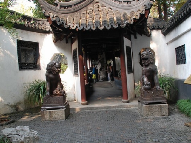 Lions protecting the doorway in YuYuan Gardens, Shanghai